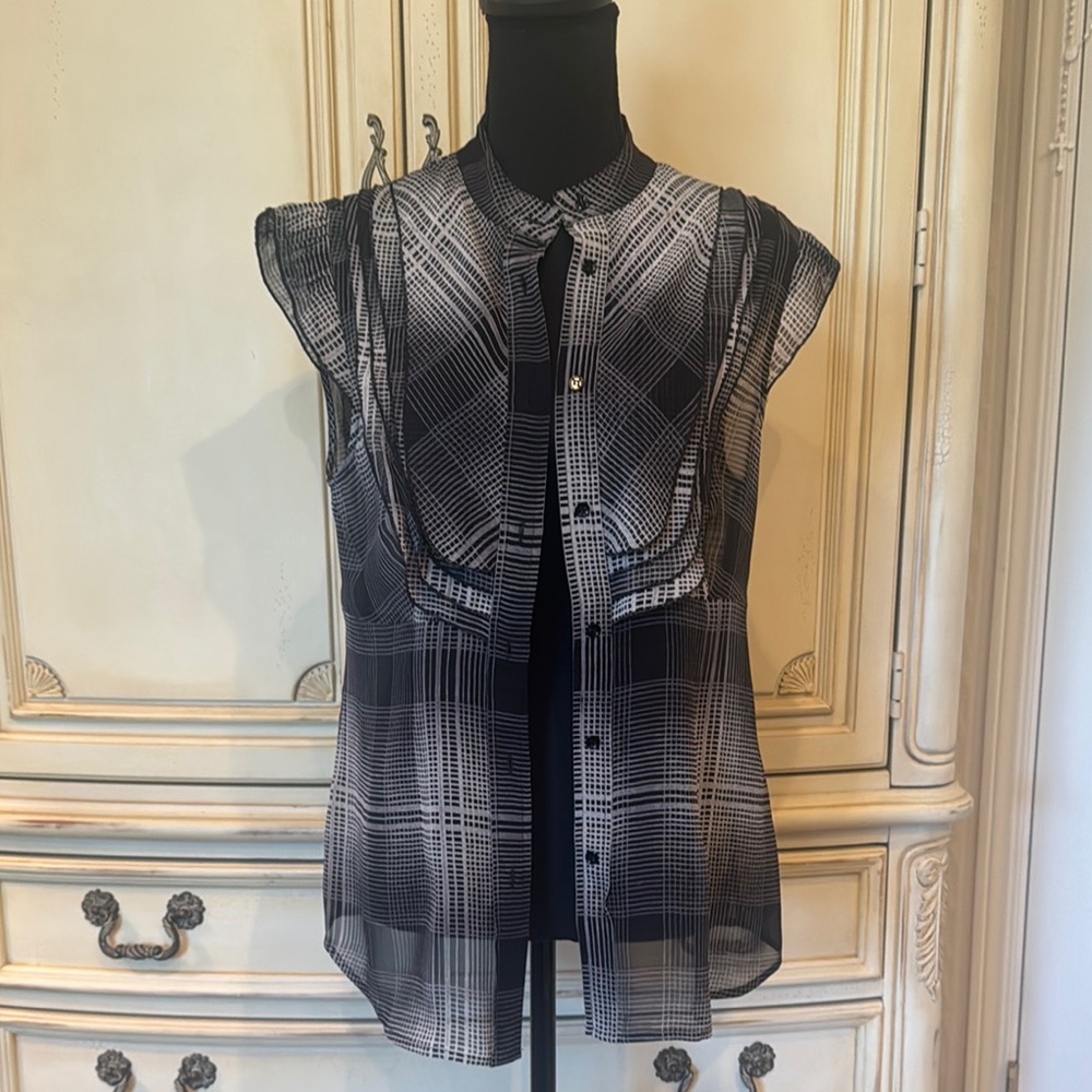 BCBGMaxAzria Black and Gray Sleeveless Button Down Blouse